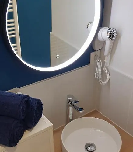 Apartamento Escapade Niortaise - Climatises Hyper-centre De *